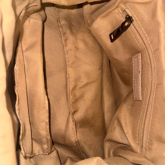 Badgley Mischka Bag. NWT.  Tan - Picture 5 of 5
